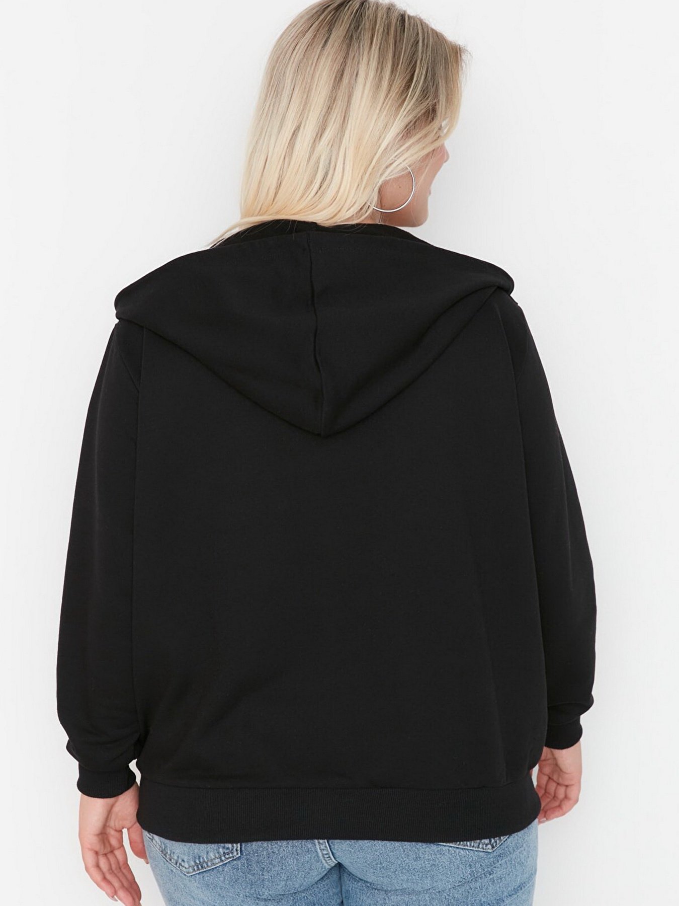 Спортивна кофта Trendyol модель TBBAW23AO00014/Siyah Спортивна кофта Trendyol модель TBBAW23AO00014/Siyah Фото