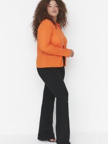 Расклешенные джинсы Trendyol модель TBBAW23JE00001/Siyah Фото