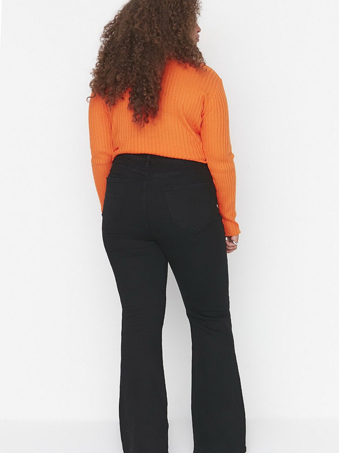 Джинси кльош Trendyol модель TBBAW23JE00001/Siyah Фото