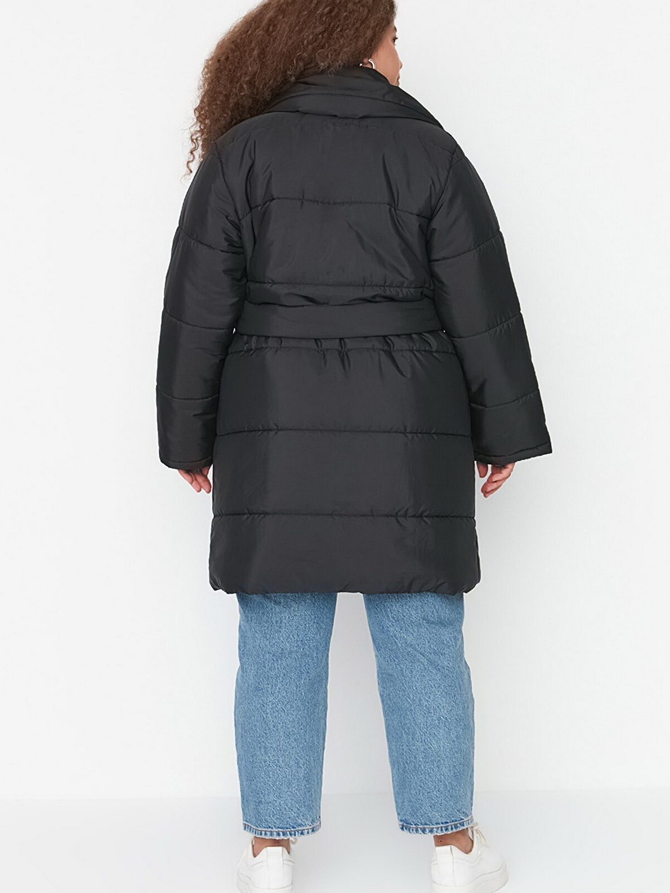 Пальто Trendyol модель TBBAW23AW00000/Siyah Фото