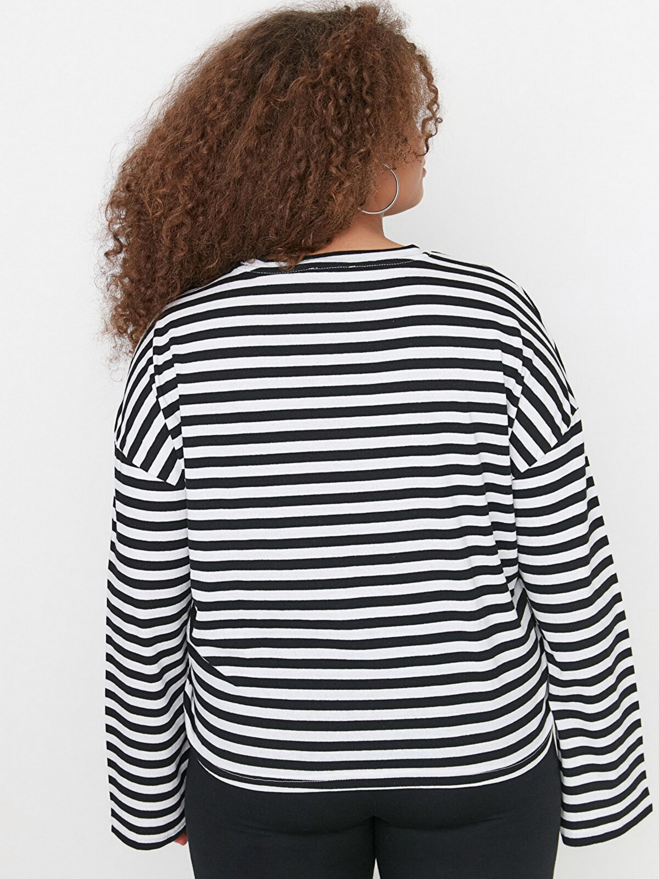 Лонгслив Trendyol модель TBBAW23BF00000/Beyaz Фото