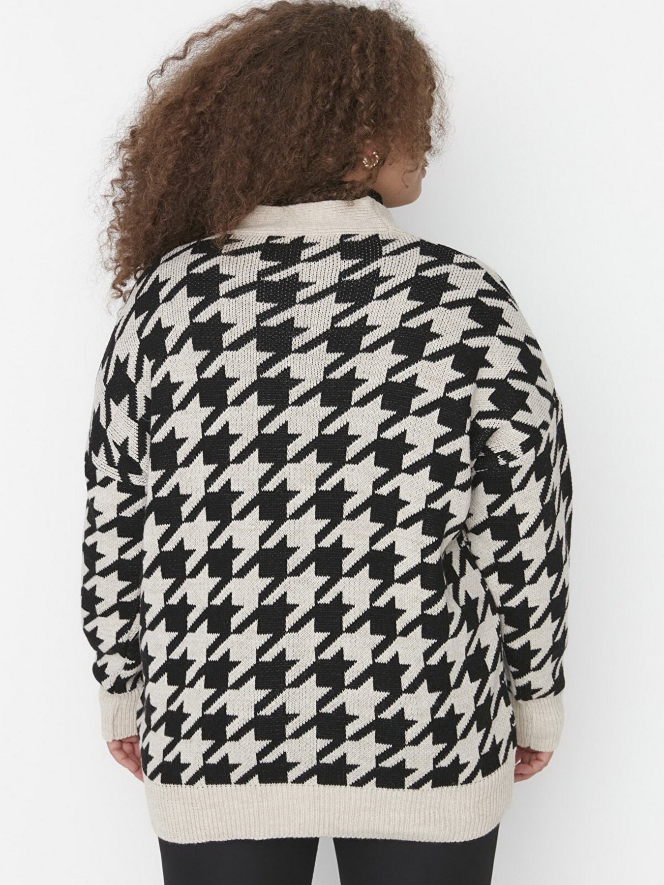 Кардиган Trendyol модель TBBAW23AV00031/Siyah Фото