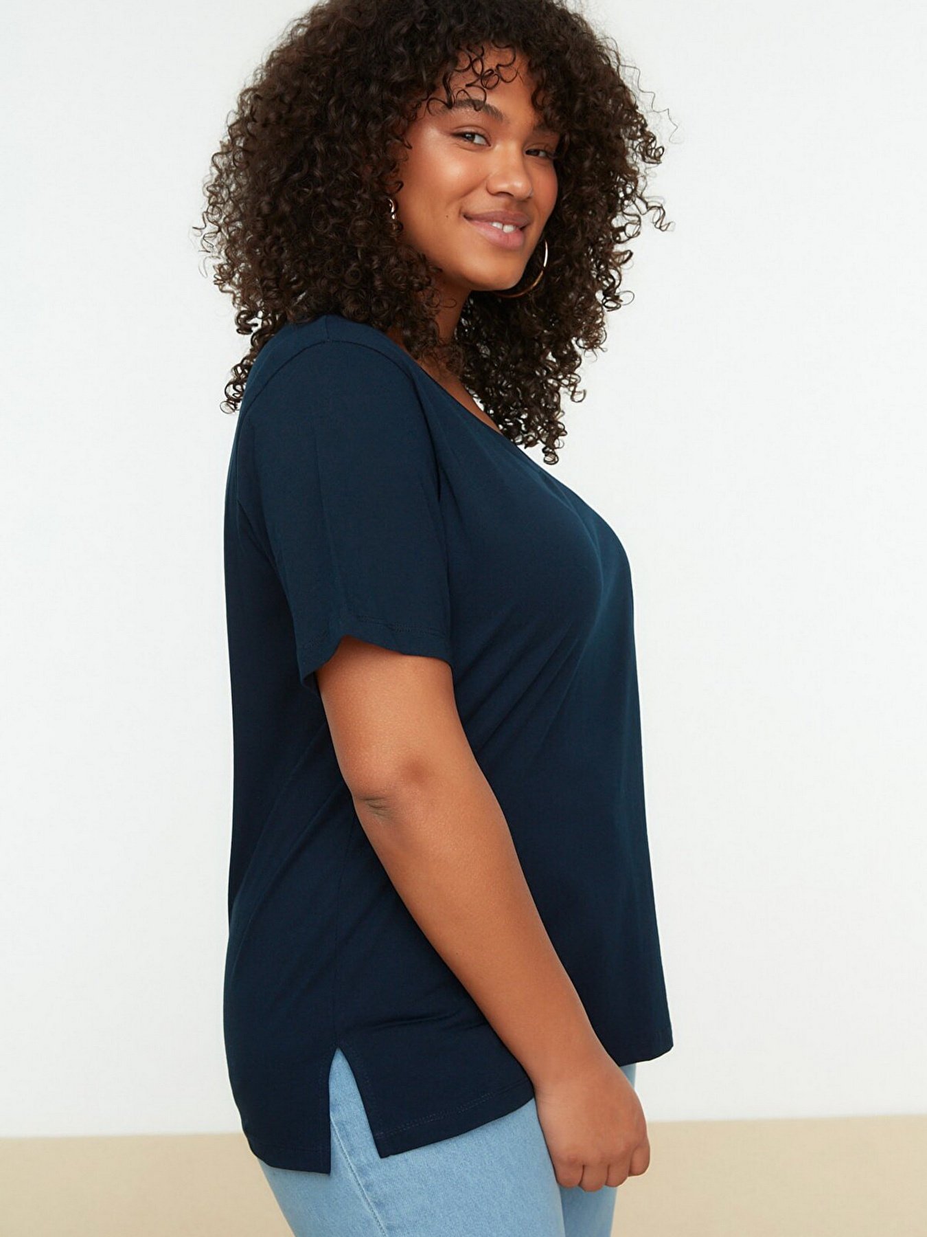 Футболка Trendyol модель TBBSS22BF0032/Lacivert Фото