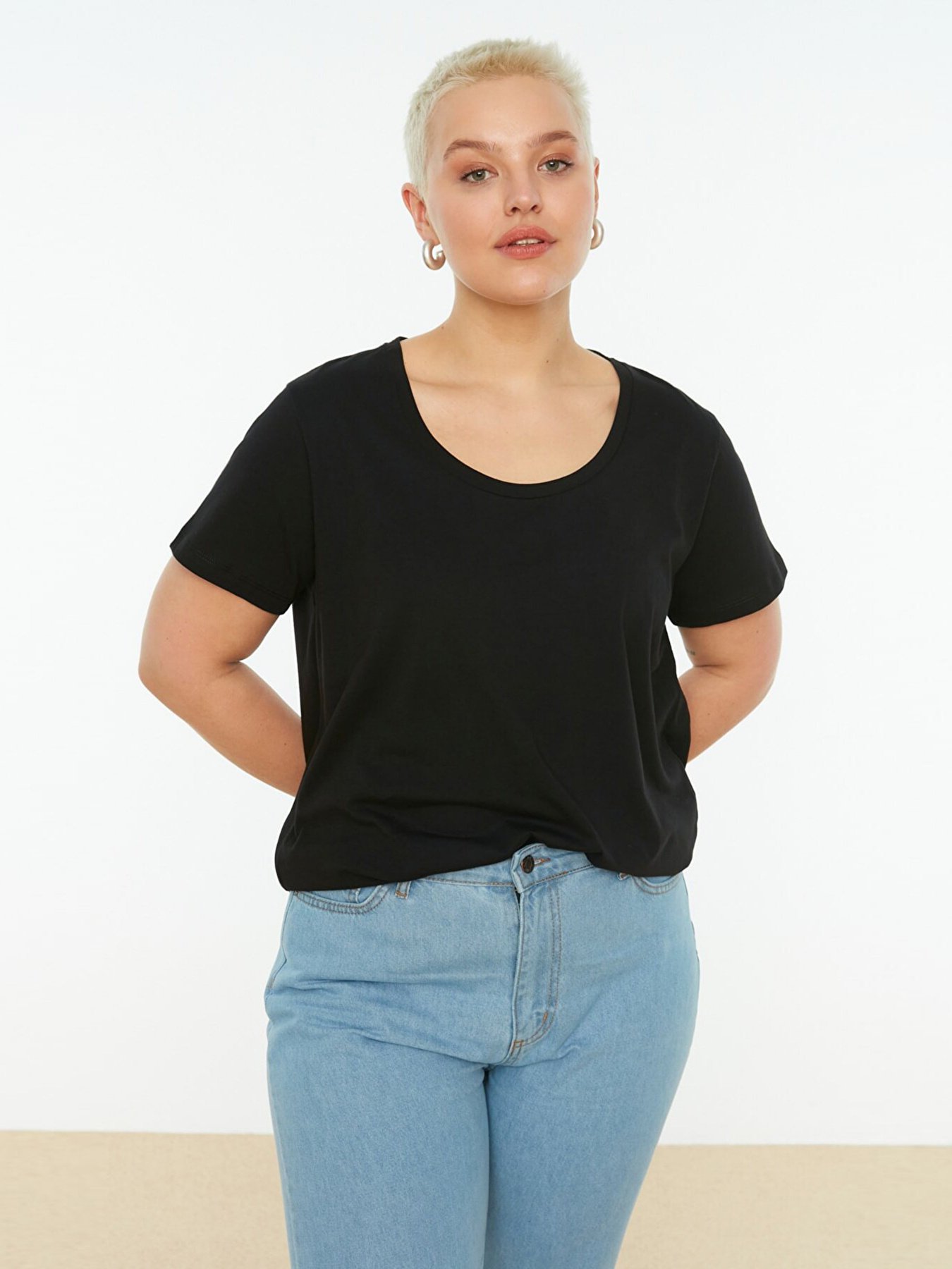 Футболка Trendyol модель TBBSS22BF0035/Siyah Фото