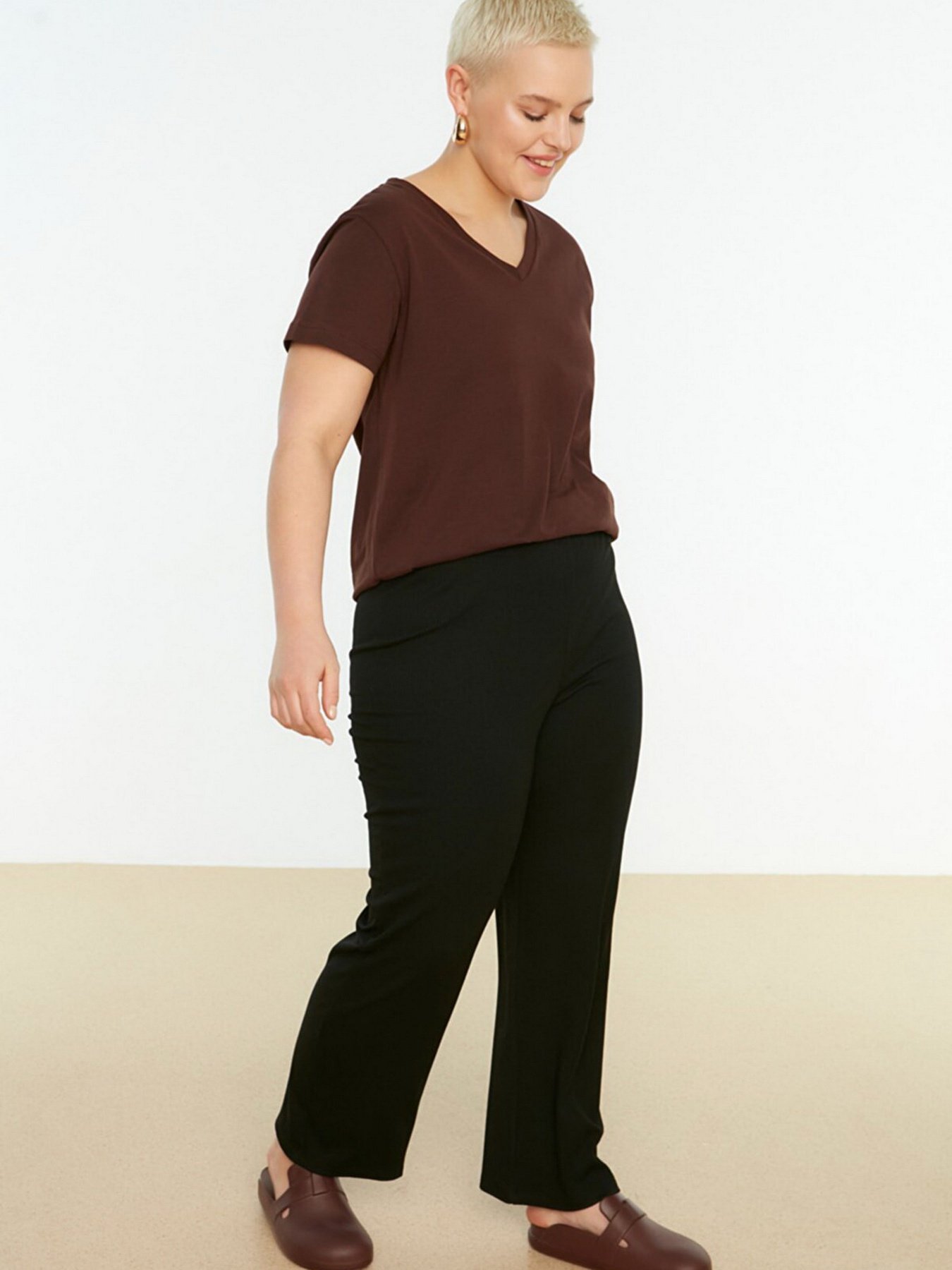 Штани класичні Trendyol модель TBBSS22PL0362/Siyah Фото