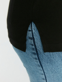 Футболка Trendyol модель TBBSS22TS0413/Siyah Фото