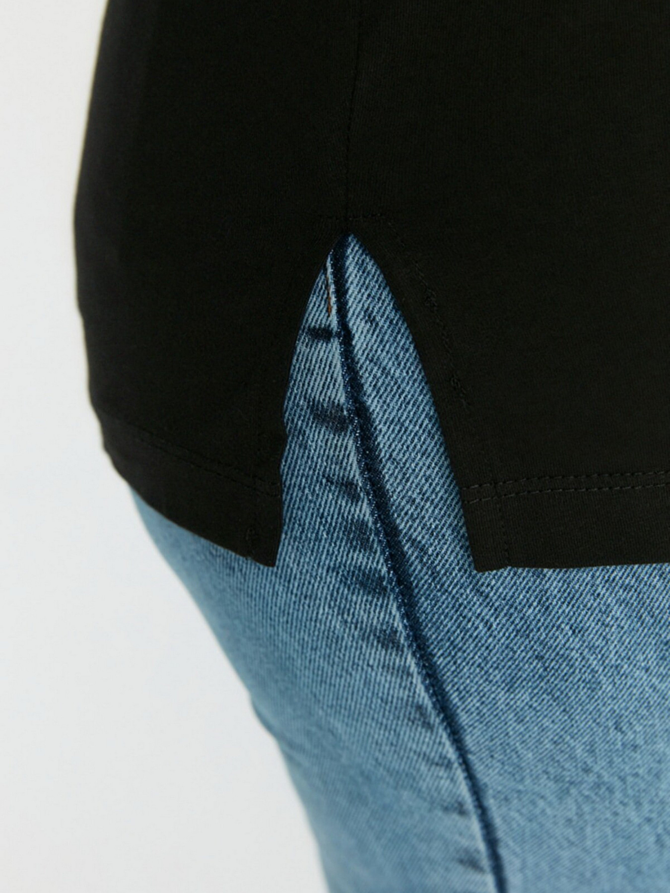 Футболка Trendyol модель TBBSS22TS0413/Siyah Фото