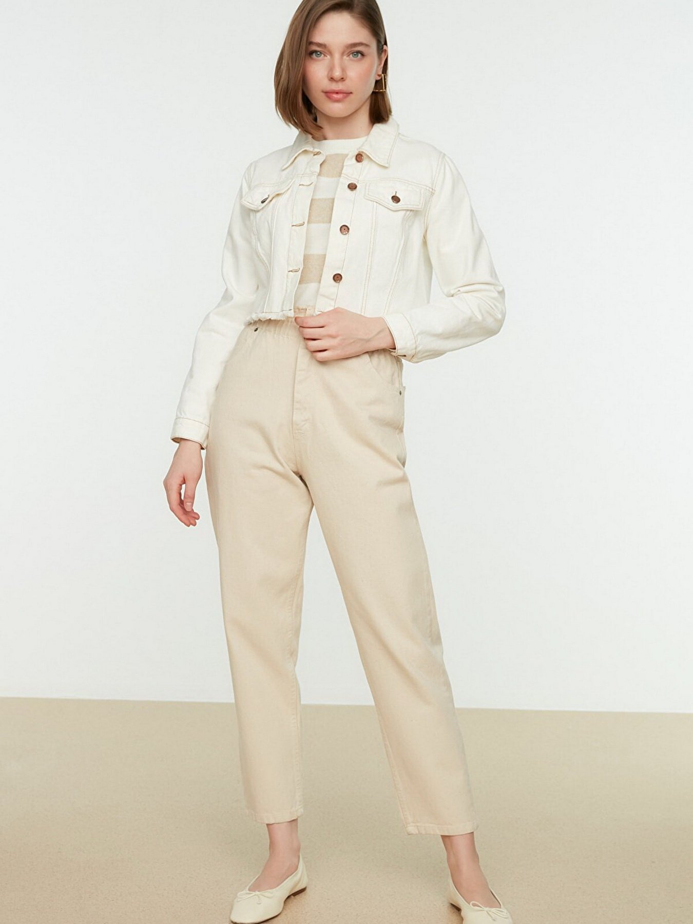 Джинси мом Trendyol модель TCTSS21JE0603/Ekru Фото