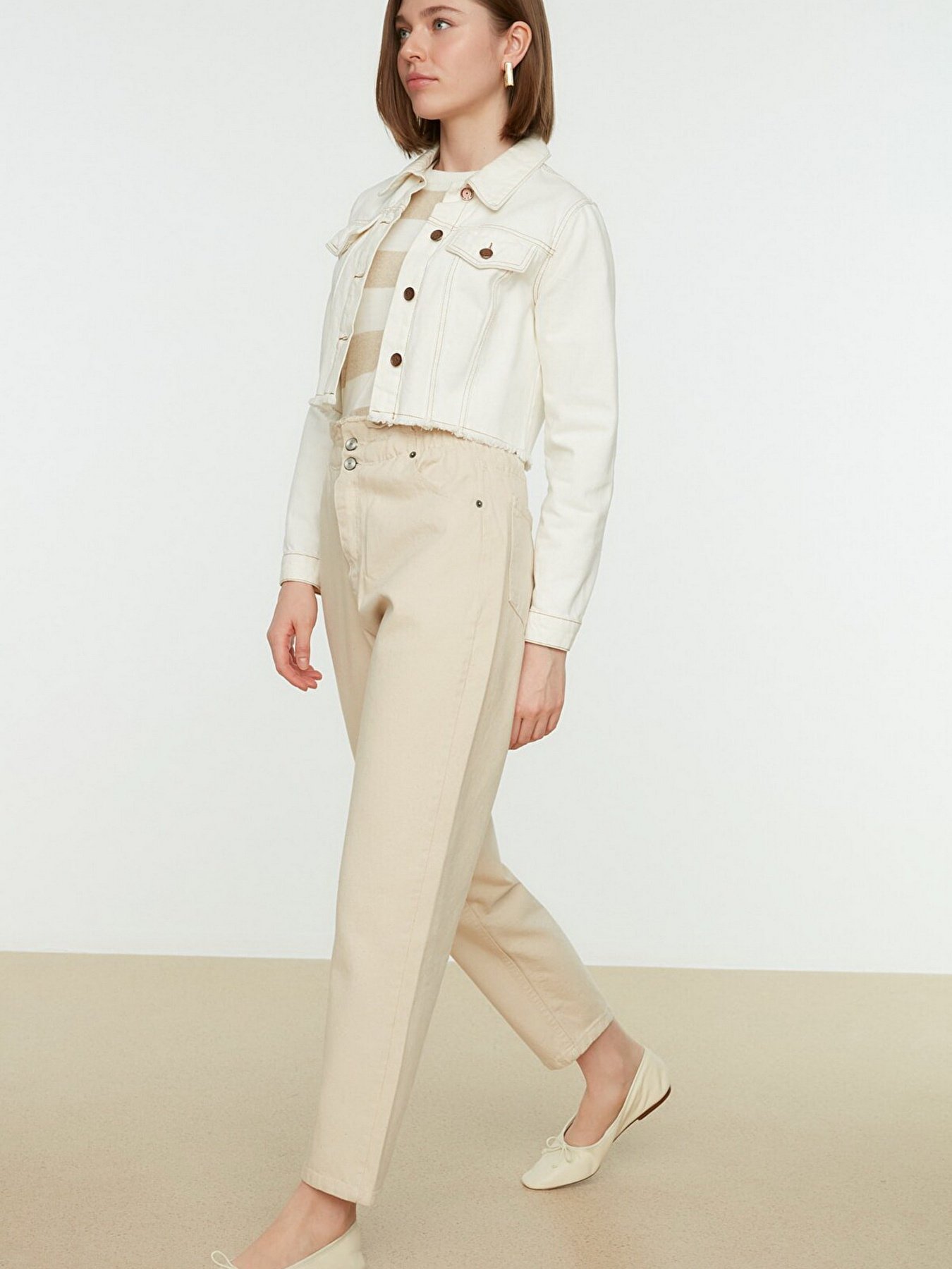 Джинси мом Trendyol модель TCTSS21JE0603/Ekru Фото