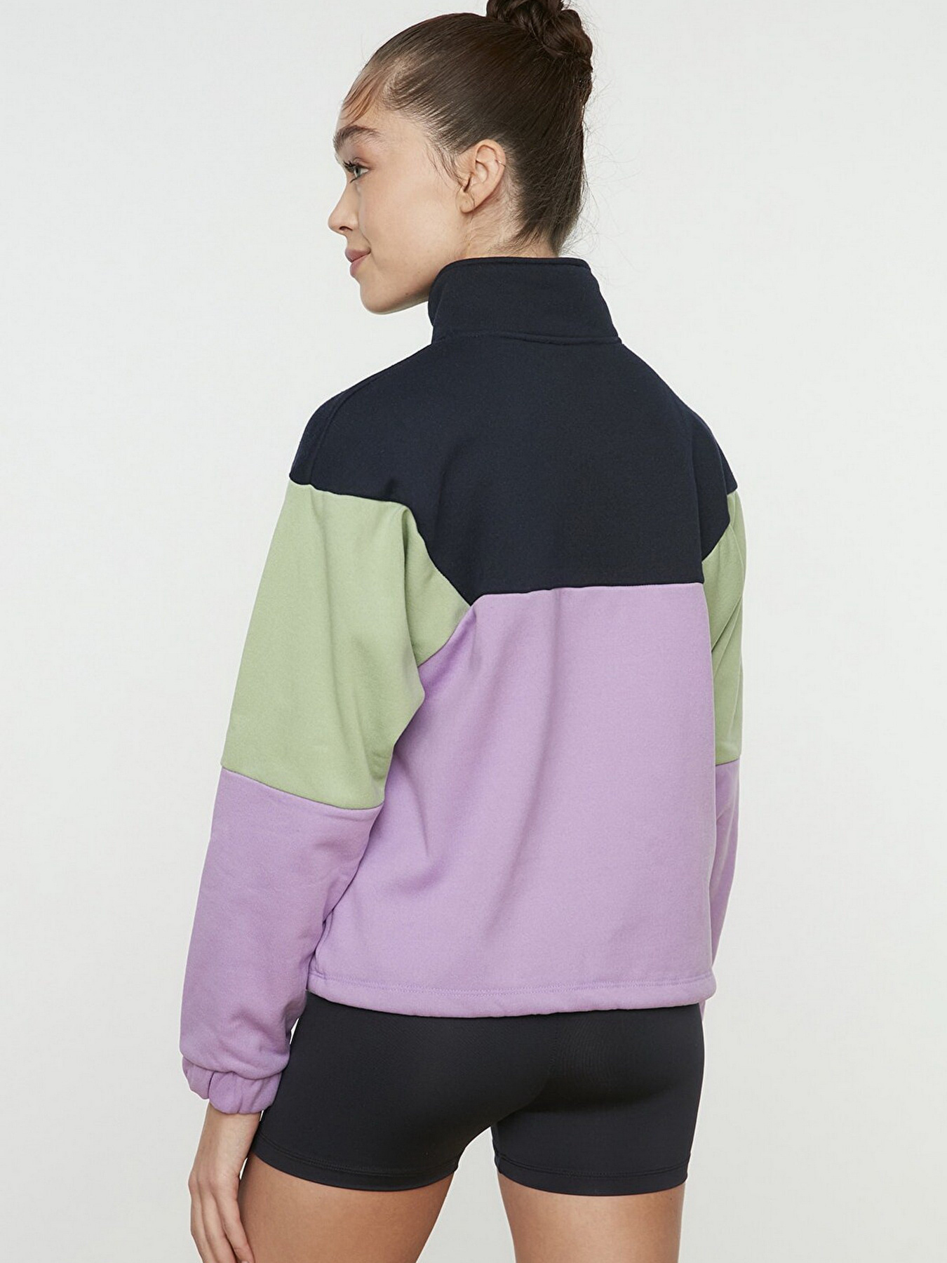 Спортивная кофта Trendyol модель TWOAW22SW1790/Cok Renkli Фото