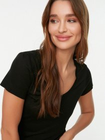Футболка Trendyol модель TWOSS20TS0131/Siyah Фото
