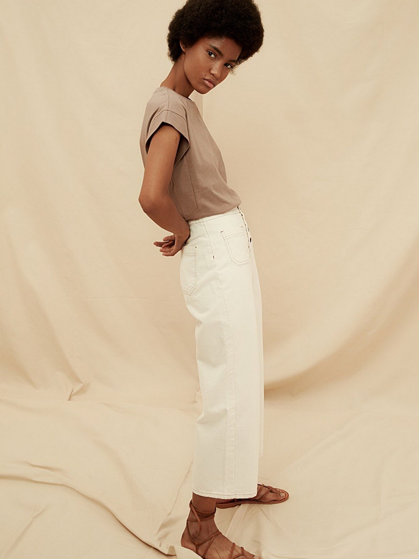 Широкі джинси Trendyol модель TWOSS21JE0298/Ekru Фото