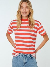 Футболка Trendyol модель TWOSS21TS1204/Kirmizi Фото