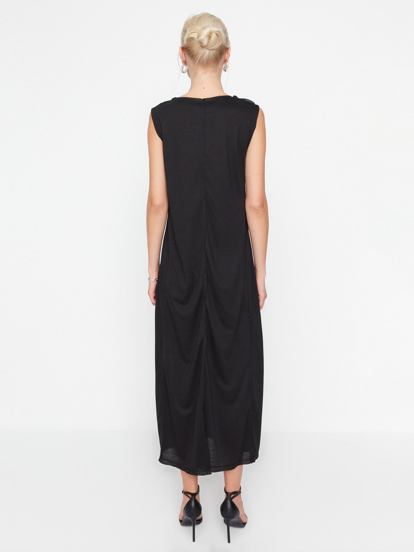 Платье миди Trendyol модель TWOSS22EL00528/Siyah Фото