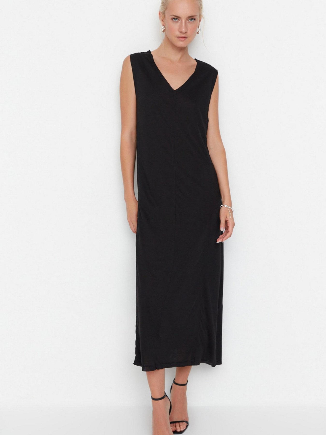 Платье миди Trendyol модель TWOSS22EL00528/Siyah Фото