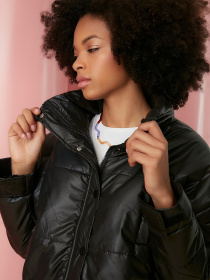 Демісезонна куртка Trendyol модель TWOSS22MO0059/Siyah Фото