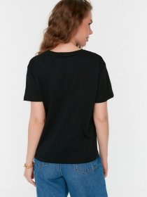 Футболка Trendyol модель TWOSS22TS00109/Siyah Фото