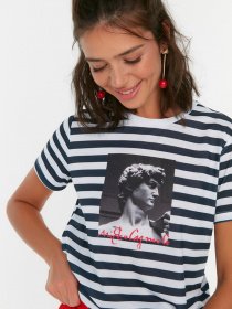 Футболка Trendyol модель TWOSS22TS0525/Siyah Фото