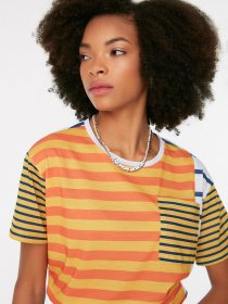 Футболка Trendyol модель TWOSS22TS0895/Cok Renkli Фото