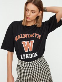 Футболка Trendyol модель TWOSS22TS1299/Siyah Фото