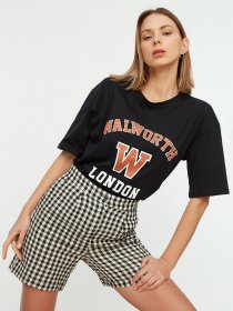 Футболка Trendyol модель TWOSS22TS1299/Siyah Фото