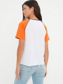 Футболка Trendyol модель TWOSS22TS1359/Turuncu Фото