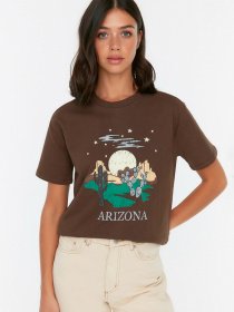 Футболка Trendyol модель TWOSS22TS1801/Kahverengi Фото