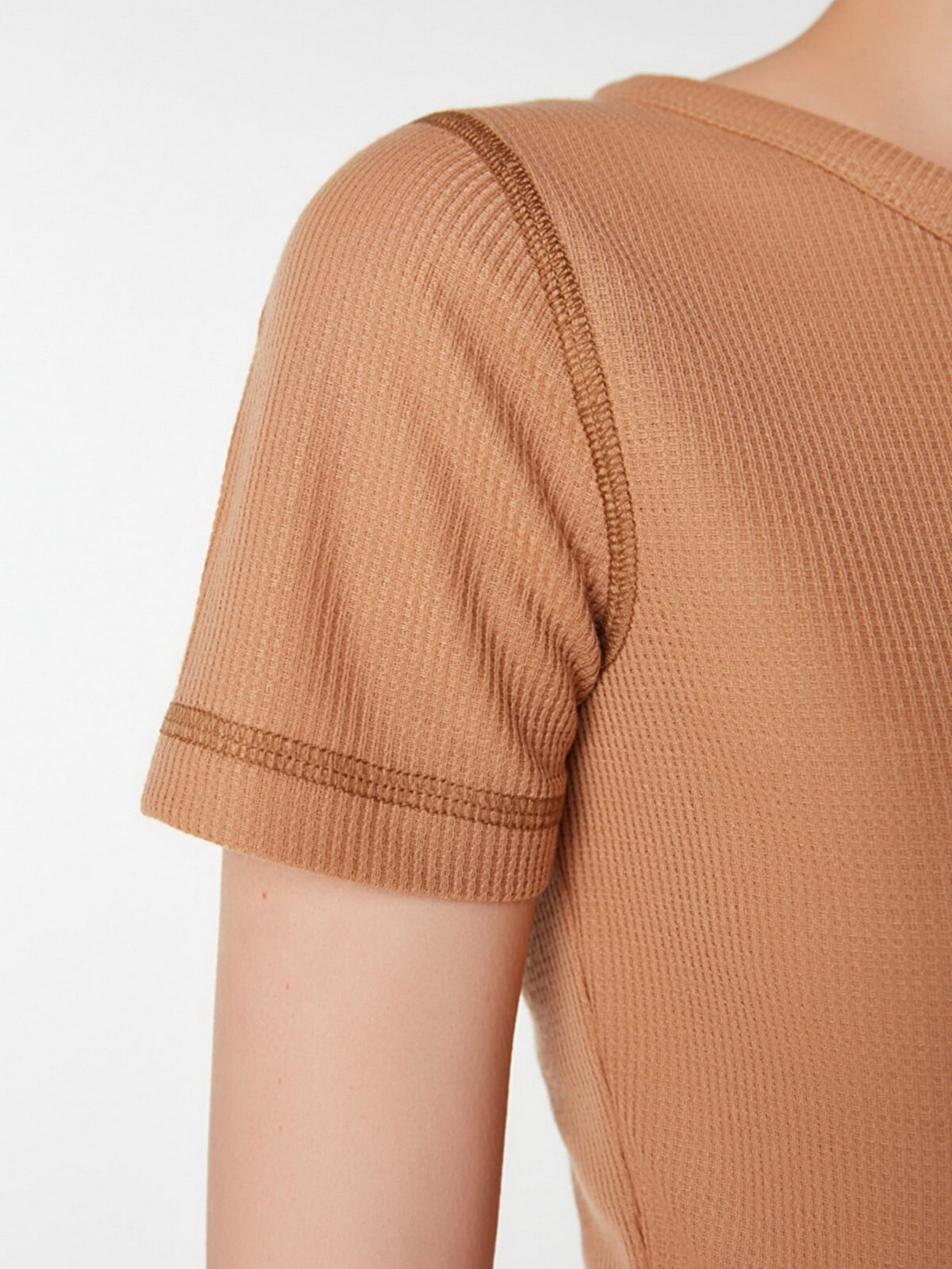 Футболка Trendyol модель TWOSS22TS1804/Camel Фото