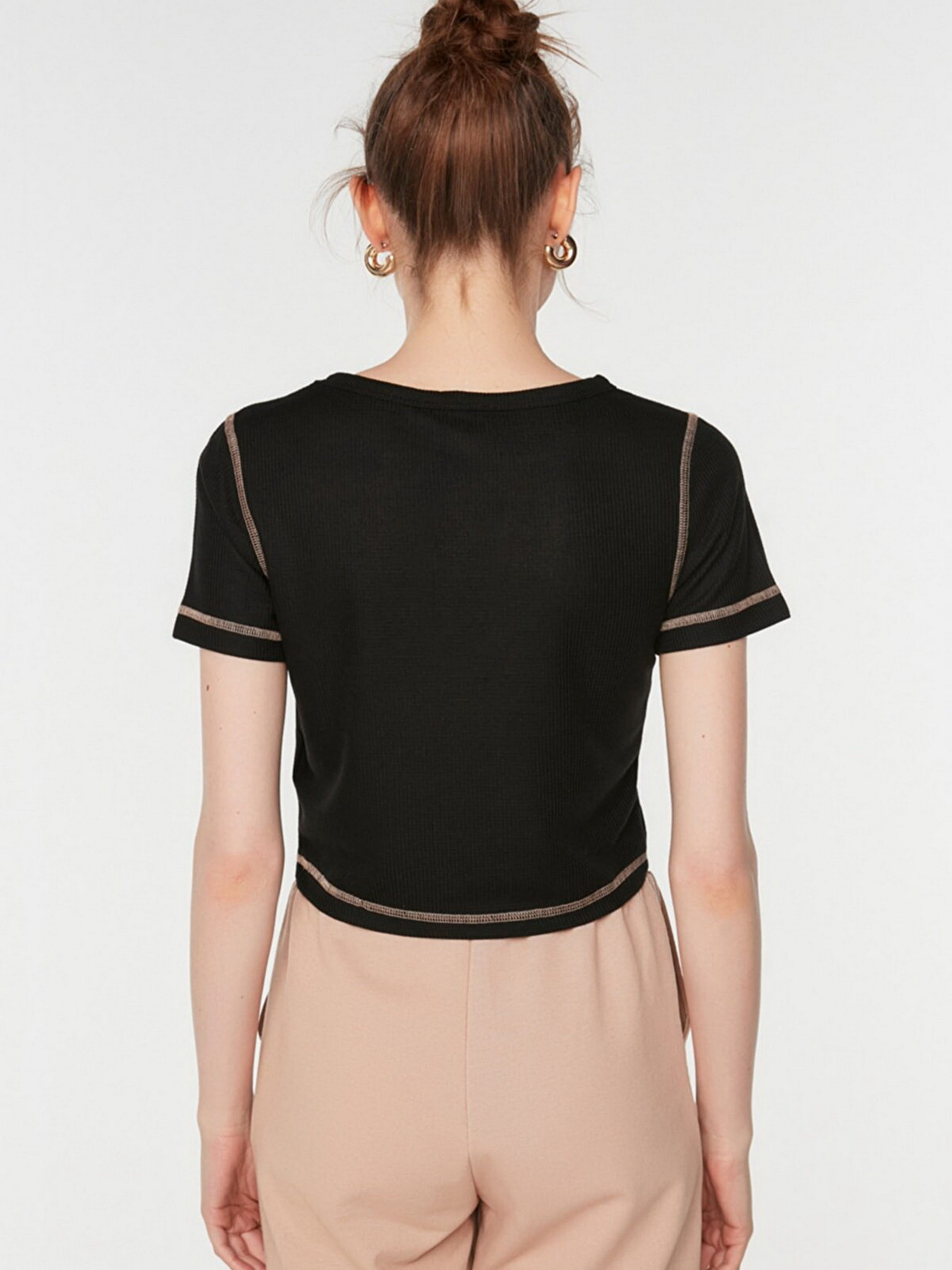 Футболка Trendyol модель TWOSS22TS1804/Siyah Фото