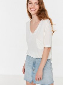 Футболка Trendyol модель TWOSS22TS1805/Ekru Фото