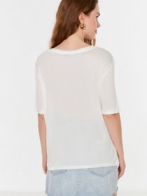 Футболка Trendyol модель TWOSS22TS1805/Ekru Фото