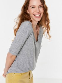 Футболка Trendyol модель TWOSS22TS1805/Gri Фото