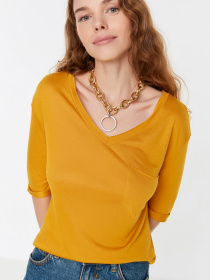 Футболка Trendyol модель TWOSS22TS1805/Sari Фото