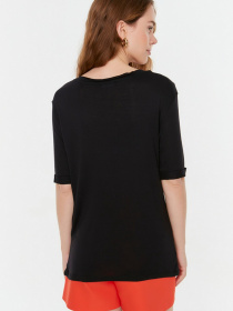 Футболка Trendyol модель TWOSS22TS1805/Siyah Фото