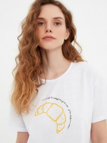 Футболка Trendyol модель TWOSS22TS1809/Beyaz Фото