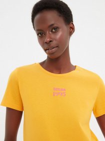 Футболка Trendyol модель TWOSS22TS1987/Turuncu Фото