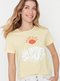 Футболка Trendyol модель TWOSS22TS2175/Sari Фото