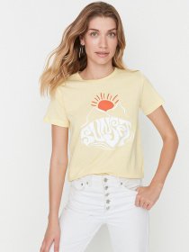Футболка Trendyol модель TWOSS22TS2175/Sari Фото