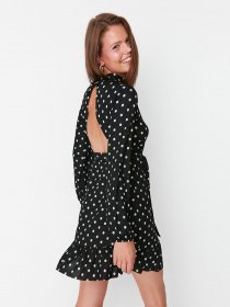 Платье мини Trendyol модель TWOAW23EL00453/Siyah Фото