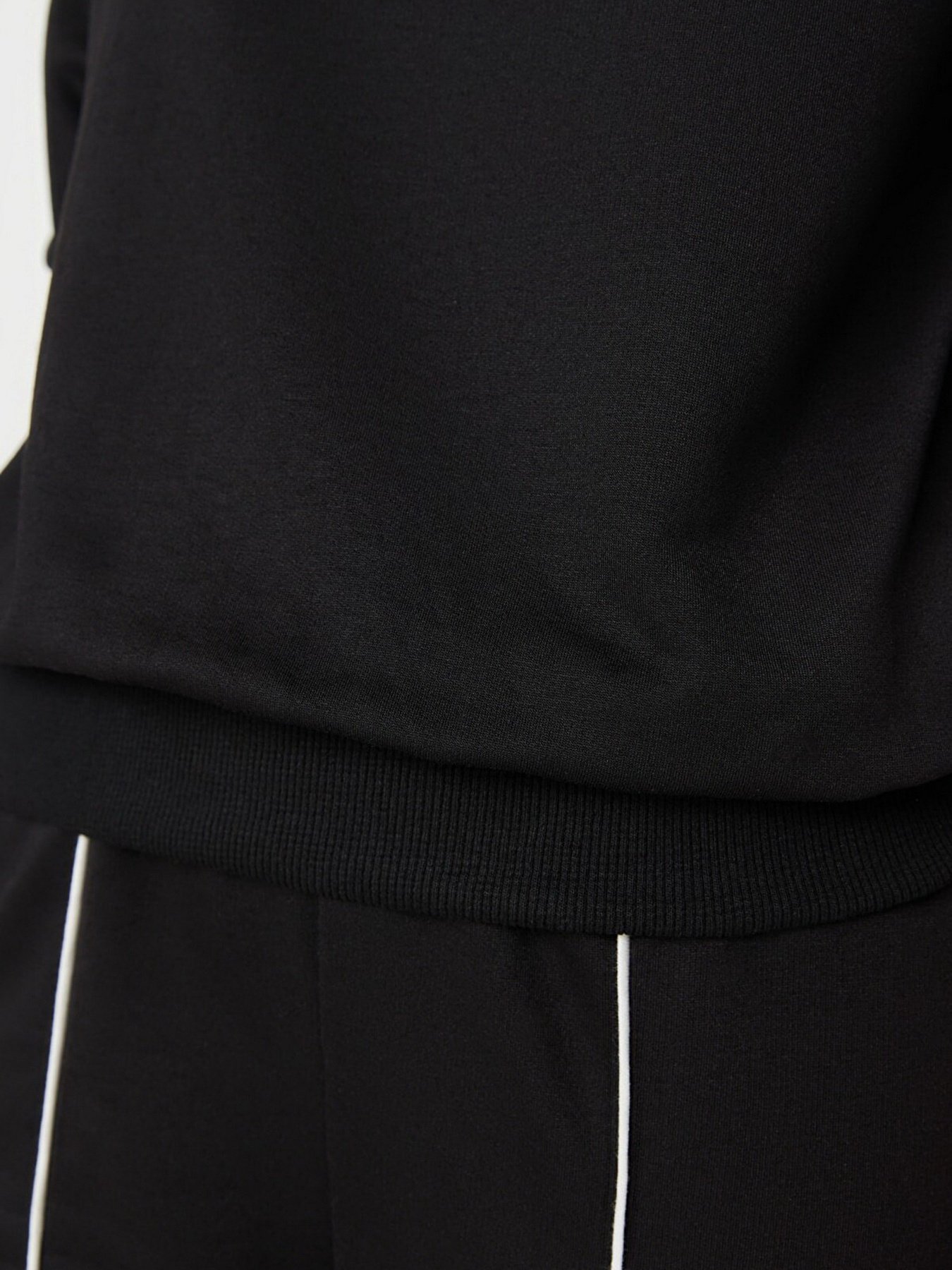 Спортивный костюм Trendyol модель TWOAW23EM00041/Siyah Фото