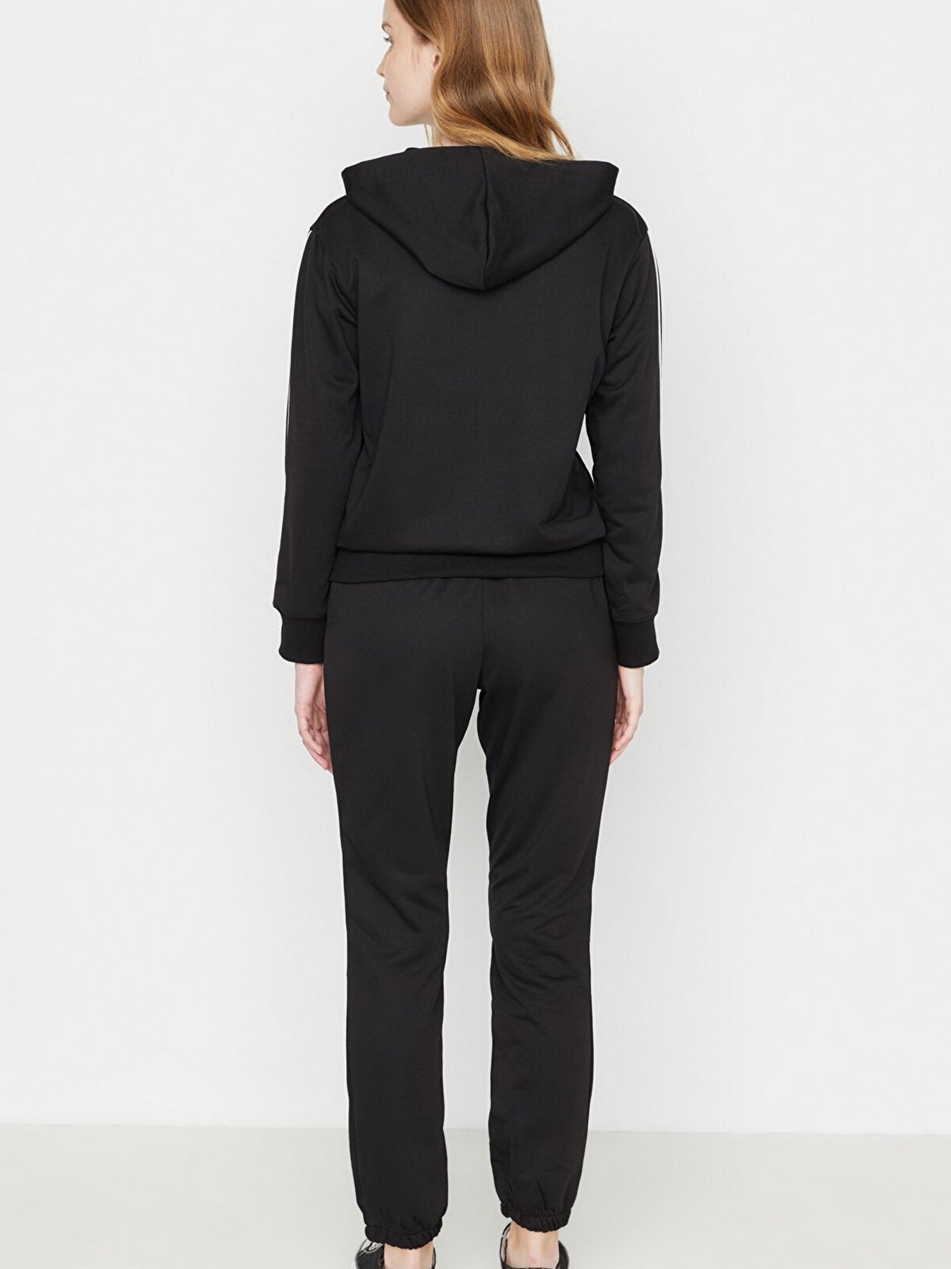 Спортивный костюм Trendyol модель TWOAW23EM00041/Siyah Фото