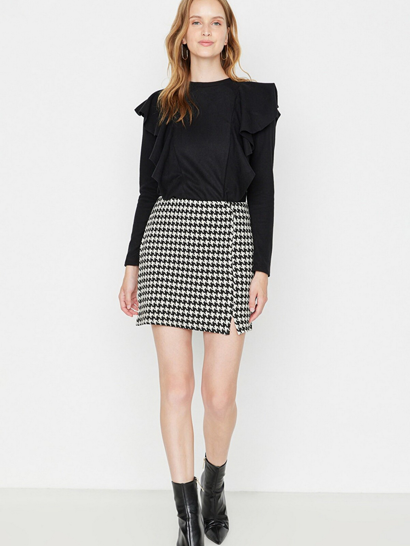 Юбка мини Trendyol модель TWOAW23ET00112/Siyah Фото