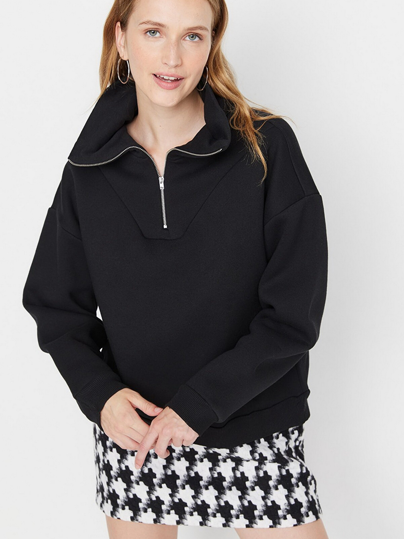 Свитшот Trendyol модель TWOAW23SW00091/Siyah Фото