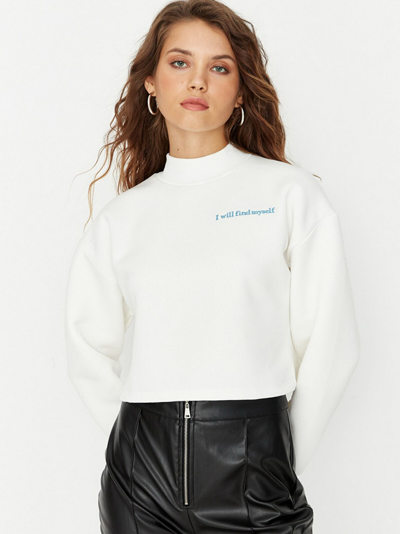 Свитшот Trendyol модель TWOAW23SW00577/Beyaz Фото
