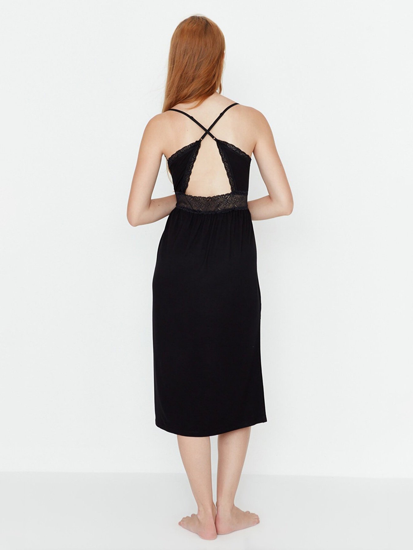 Нічна сорочка Trendyol модель THMAW20GC0001/Siyah Нічна сорочка Trendyol модель THMAW20GC0001/Siyah Фото