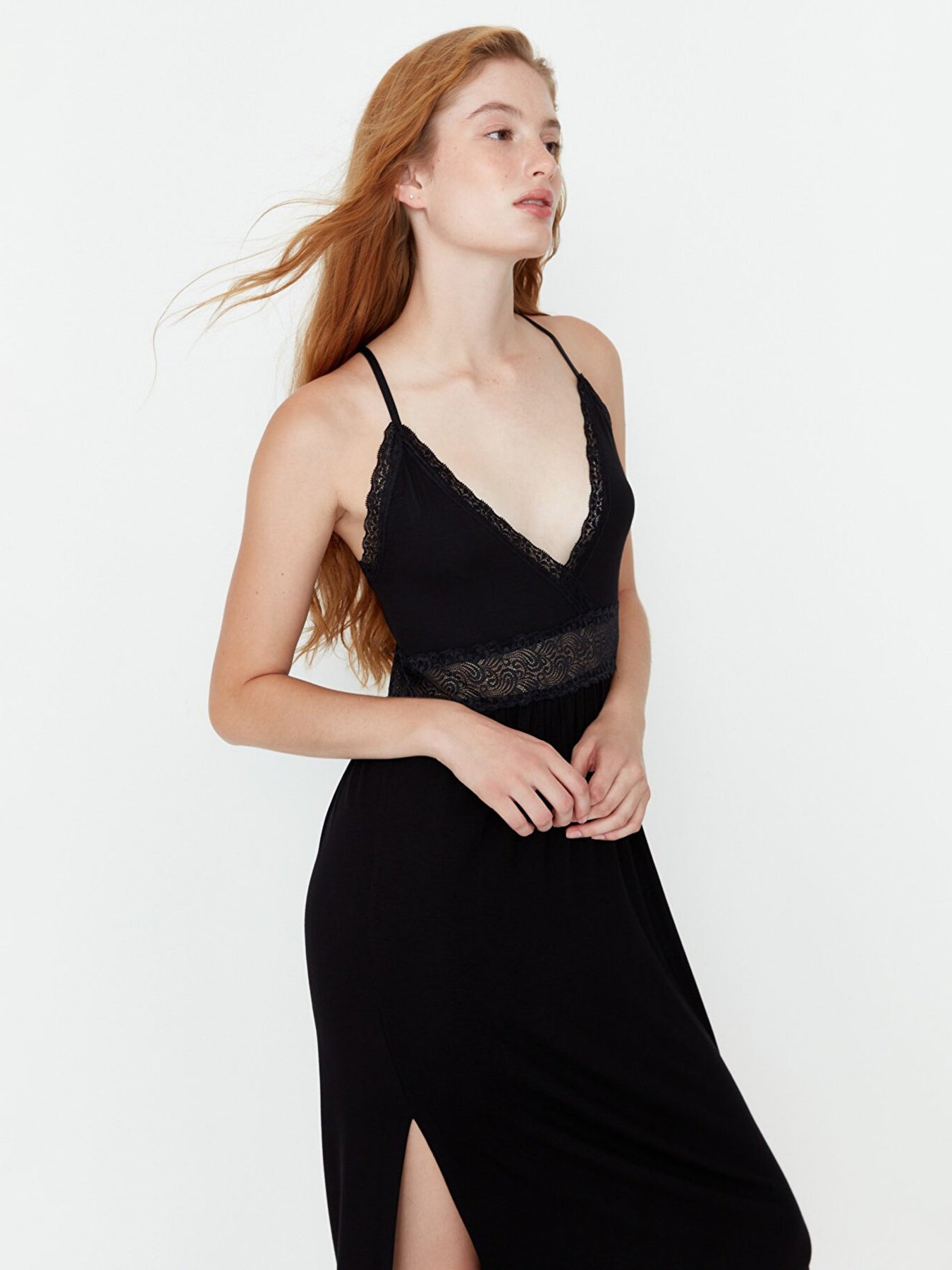 Нічна сорочка Trendyol модель THMAW20GC0001/Siyah Нічна сорочка Trendyol модель THMAW20GC0001/Siyah Фото