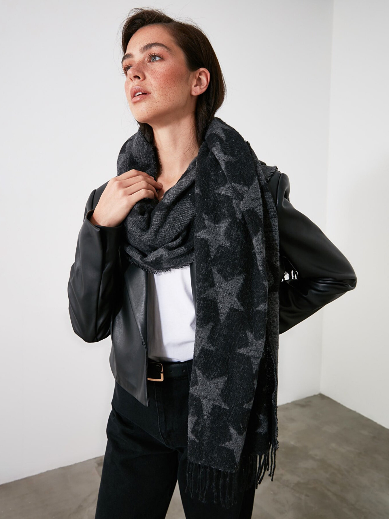 Шарф Trendyol модель TWOAW21AT0047/Gri Фото