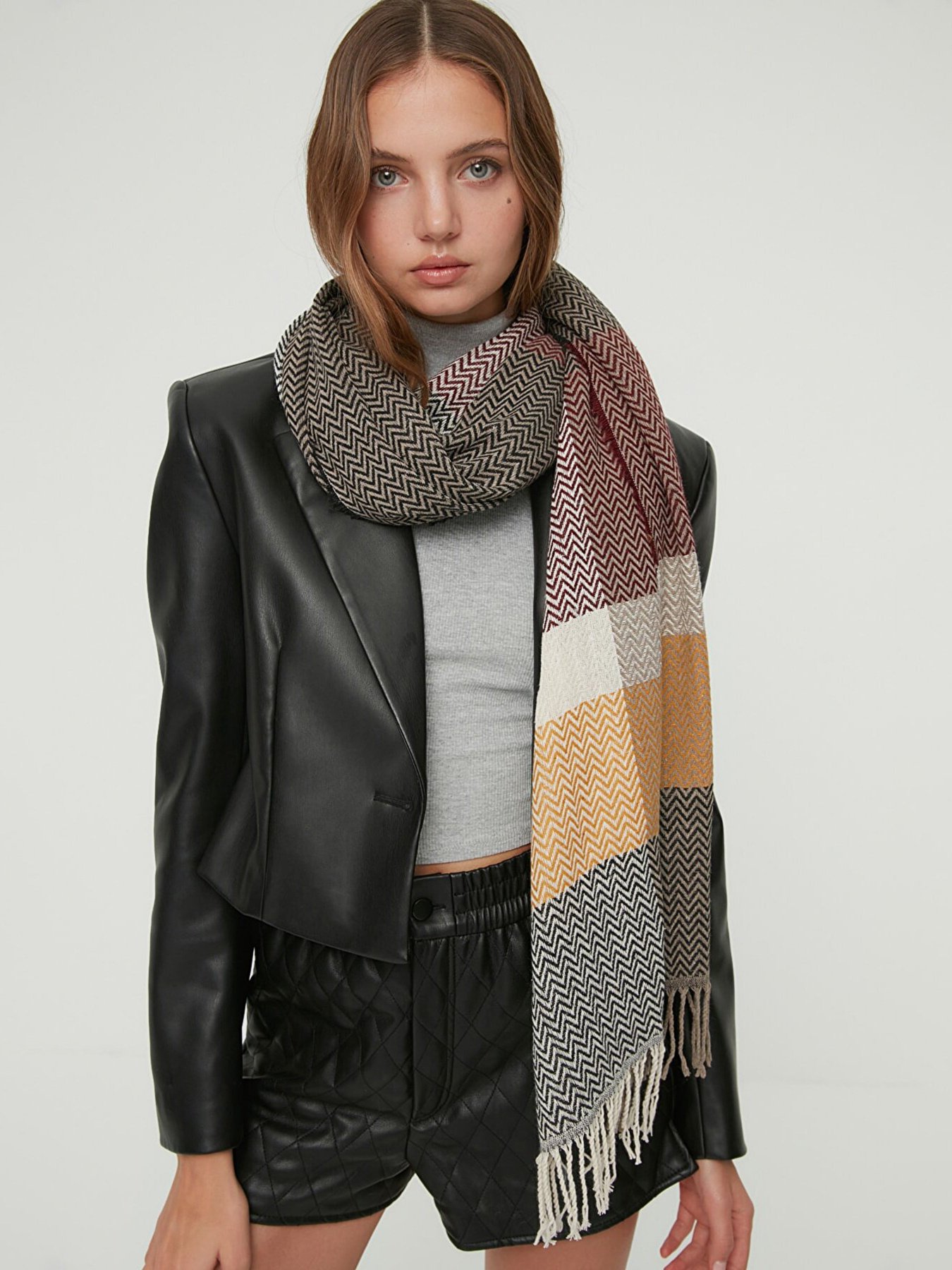 Шарф Trendyol модель TWOAW22AT0050/Cok Renkli Фото