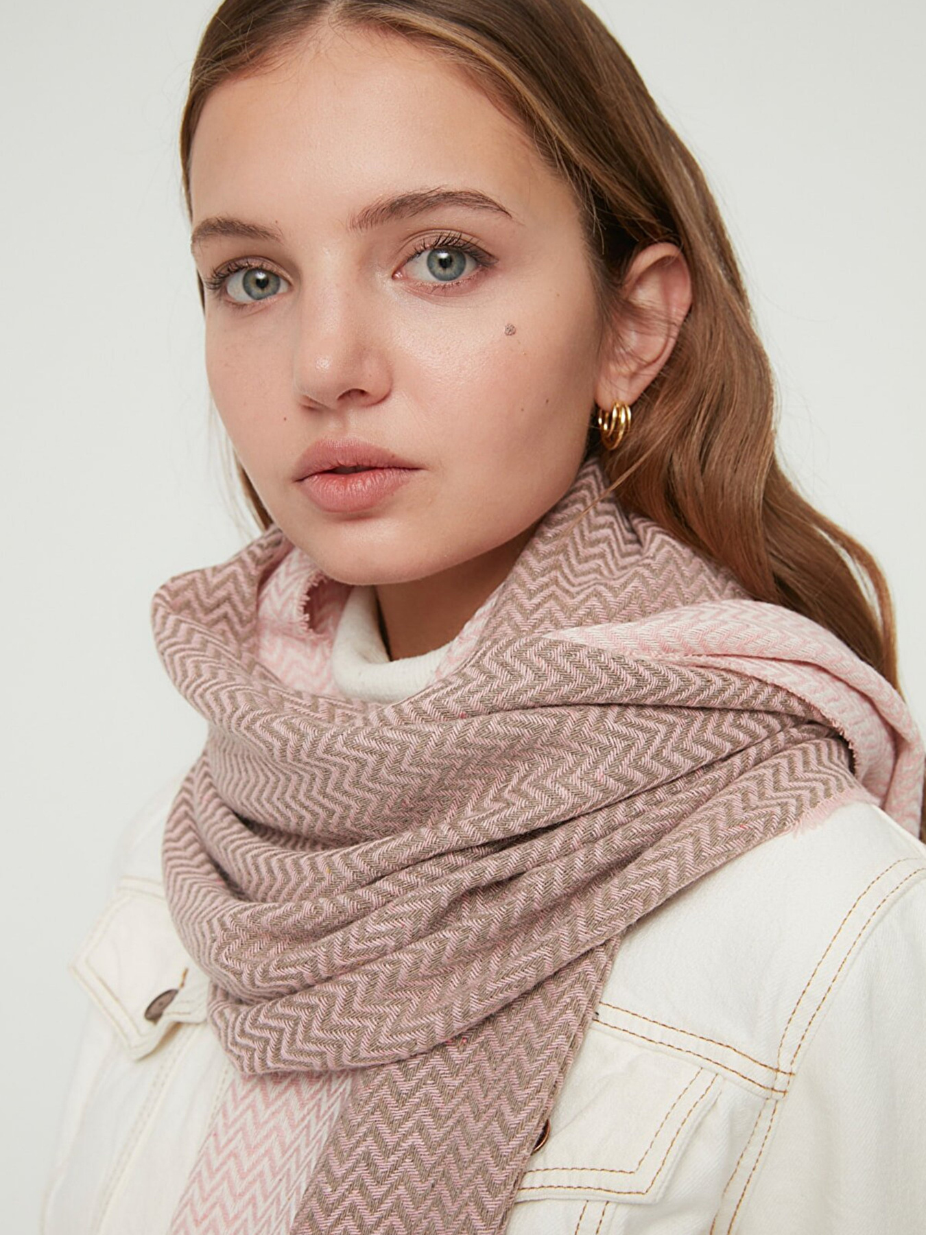 Шарф Trendyol модель TWOAW22AT0059/Pudra Фото