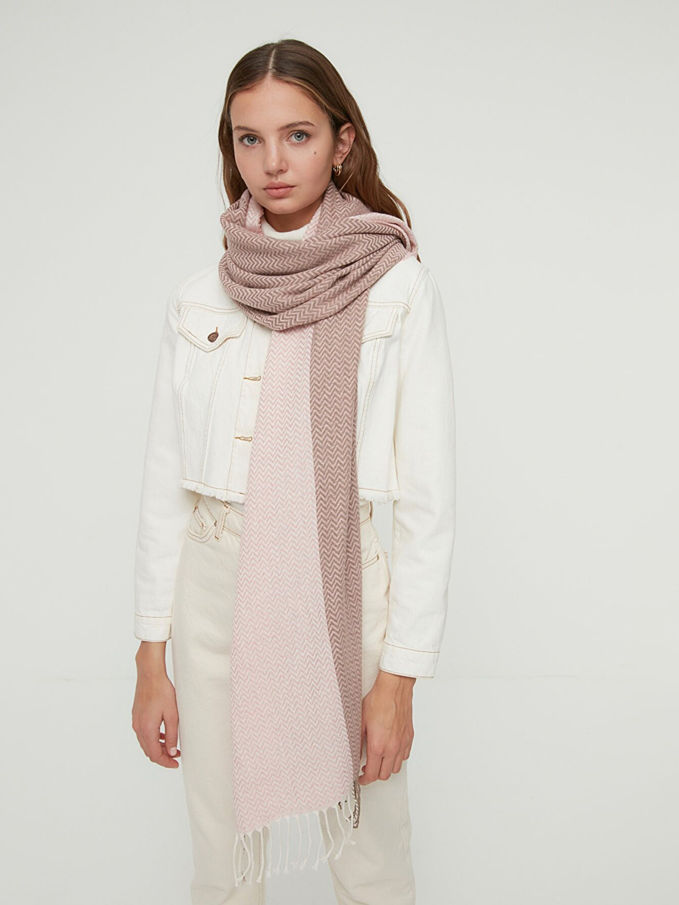 Шарф Trendyol модель TWOAW22AT0059/Pudra Фото